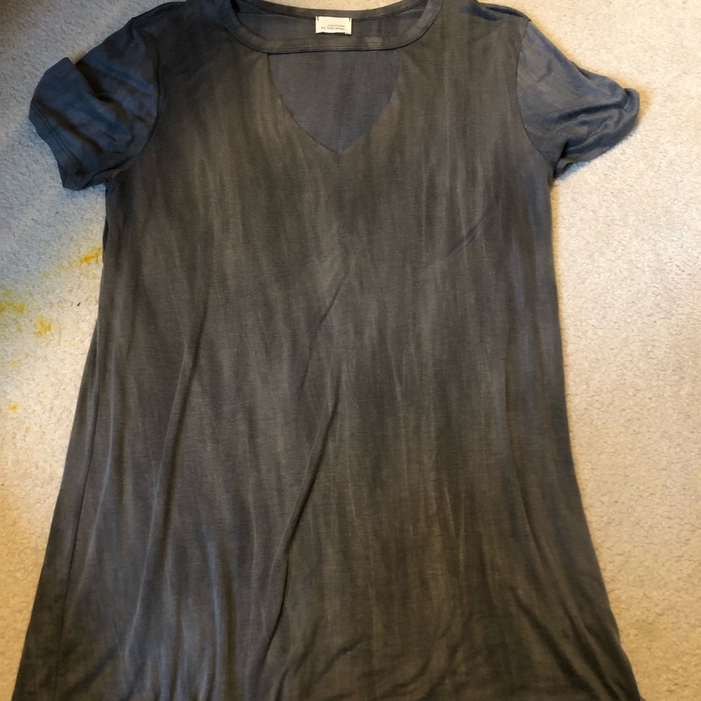 Stylish grey tee